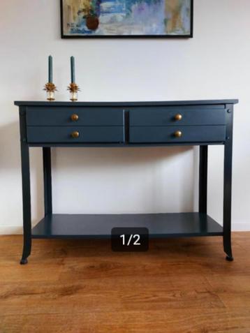 Beautiful console table beschikbaar voor biedingen
