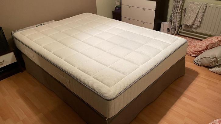 matelas 140x200 latex (fermeté medium), Huis en Inrichting, Slaapkamer | Matrassen en Bedbodems, Zo goed als nieuw, Matras, 140 cm