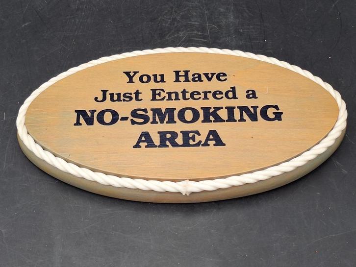 houten plaatje " NO-SMOKING AREA", jaren 80, Antiek en Kunst, Curiosa en Brocante, Ophalen of Verzenden
