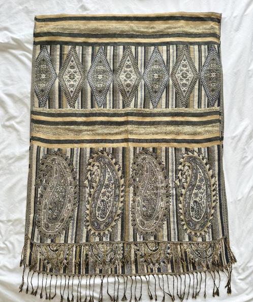 Écharpe hmong soie, Kleding | Dames, Mutsen, Sjaals en Handschoenen, Nieuw, Sjaal, Ophalen of Verzenden
