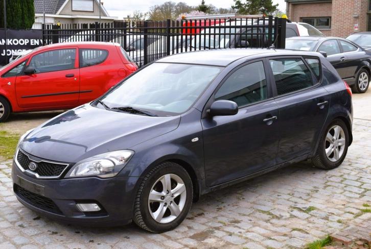 Kia Cee'd 1.6CRDi/AIRCO/C.Control/PDC/Trekhaak, Auto's, Kia, Bedrijf, Te koop, (Pro) Cee d, Airconditioning, Boordcomputer, Centrale vergrendeling
