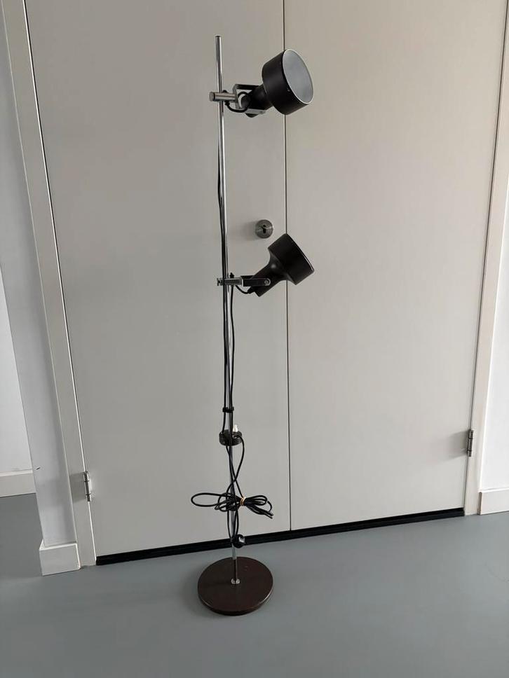 Lampadaire Anvia vintage des années 70, Maison & Meubles, Lampes | Lampadaires, Utilisé, 150 à 200 cm, Métal, Enlèvement ou Envoi