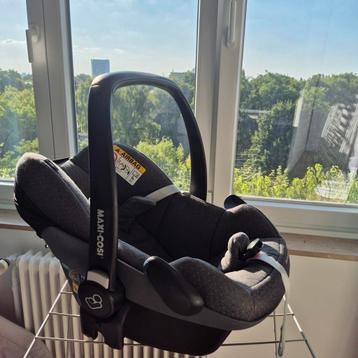 Siège auto bébé maxi-cosi + FamilyFix 3 isofix maxi-cosi beschikbaar voor biedingen