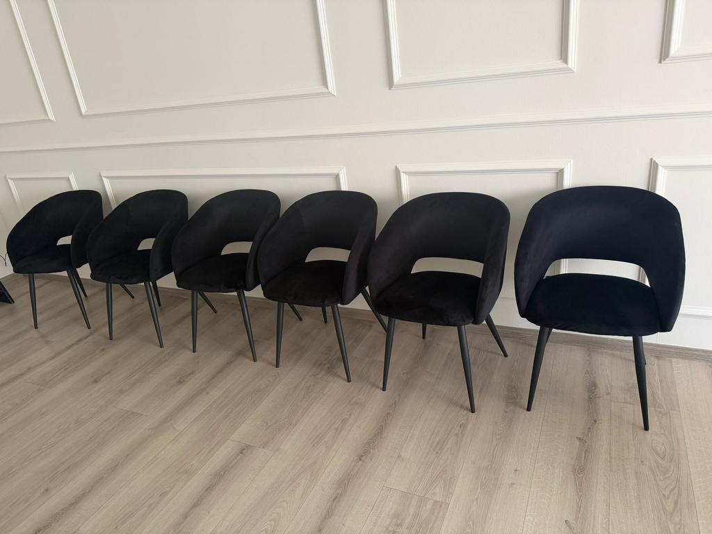 Zwarte fluwelen stoelen 6stuks, Sport en Fitness, Fitnessmaterialen, Ophalen, Zo goed als nieuw