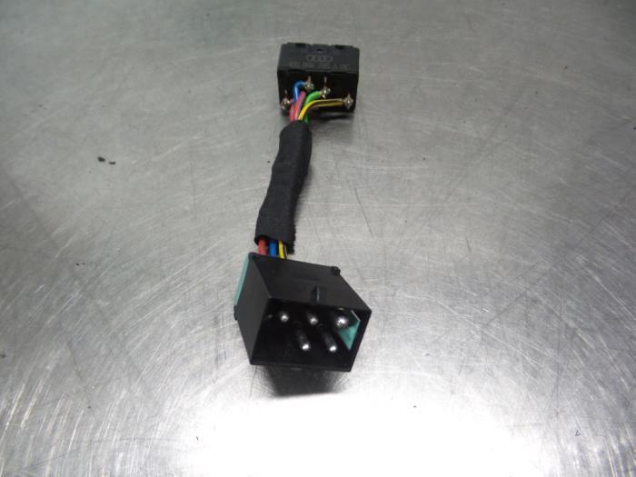 Commutateur réglage siège d'un Audi A8 (A8 94-), Autos : Pièces & Accessoires, Habitacle & Garnissage, Audi, Utilisé, Enlèvement ou Envoi