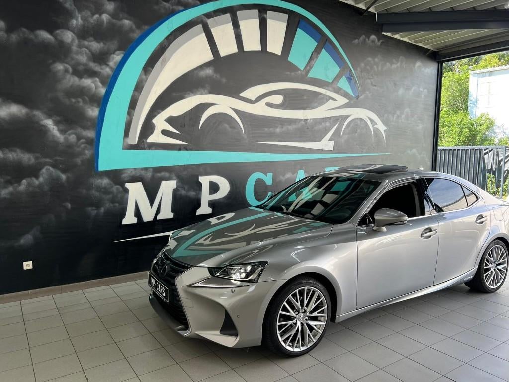 Lexus IS300H // Hybride // Privilege line, Automaat, Achterwielaandrijving, Parkeerassistent, Leder