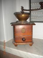 Antiek koffiemolen, Enlèvement