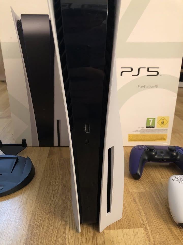 PS5 Console – blanche, avec boîte, 2 manettes et 12 jeux, Consoles de jeu & Jeux vidéo, Enlèvement ou Envoi