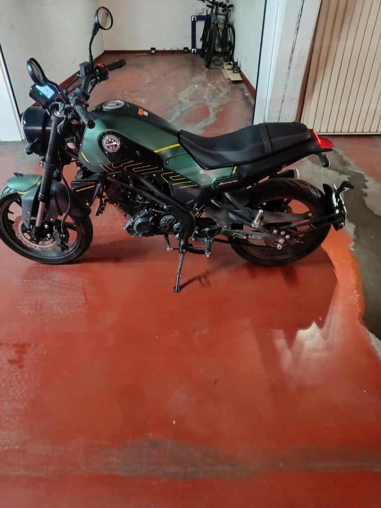 Moto Benelli model leoncida 125cc        kleur groen zwart, Enlèvement