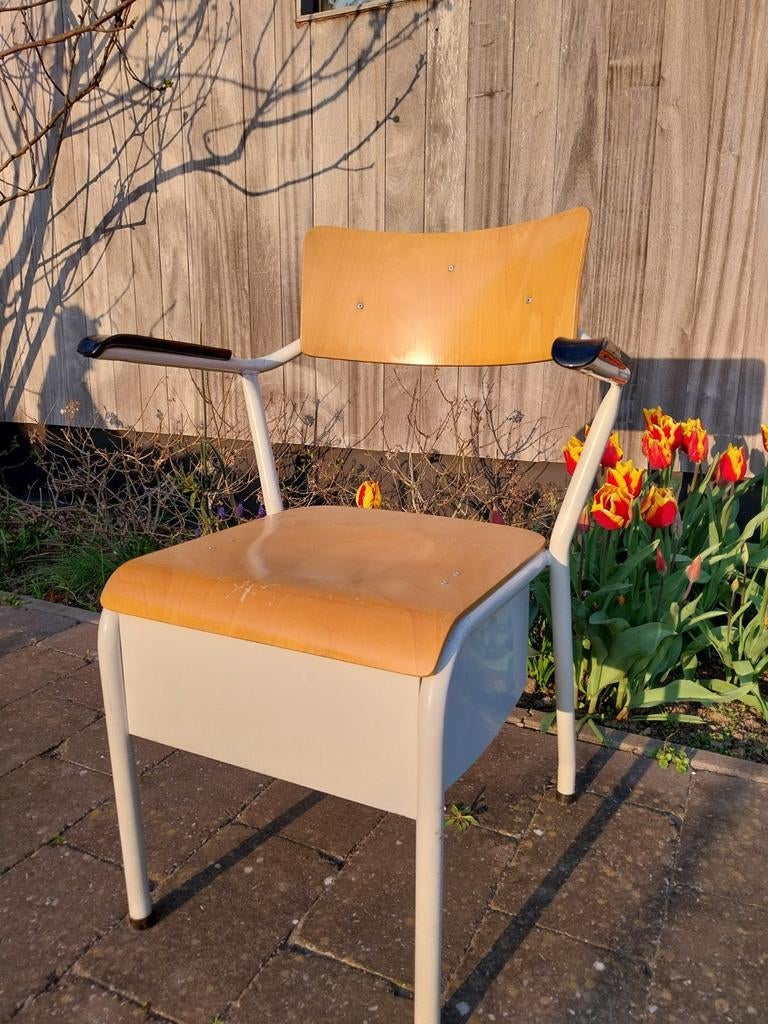 Toiletstoel, Ophalen