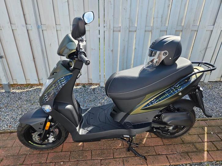 KYMCO AGILITY 50  KLASSE B + helm, Fietsen en Brommers, Scooters | Kymco, Agility, Ophalen
