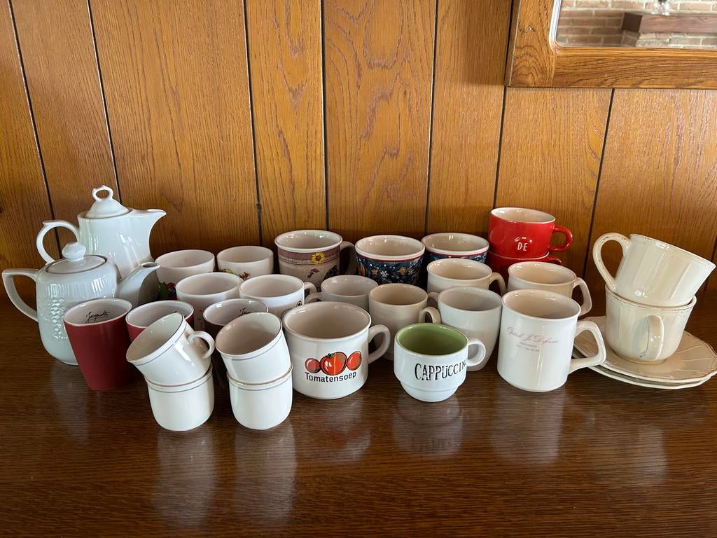 Mokken, koffietassen, koffiepot, Ophalen