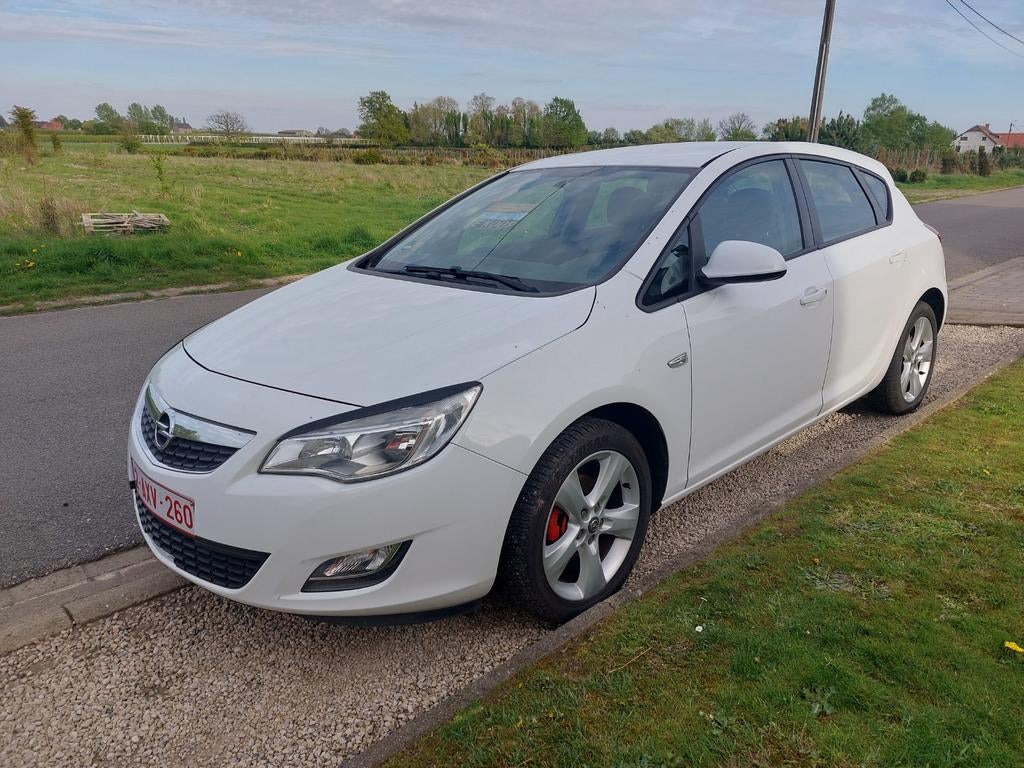 Opel Astra essence., Achat, Capteur de stationnement, Boîte manuelle, Noir