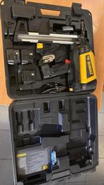 Pistole à clous béton Dewalt, Enlèvement, Comme neuf, Clous