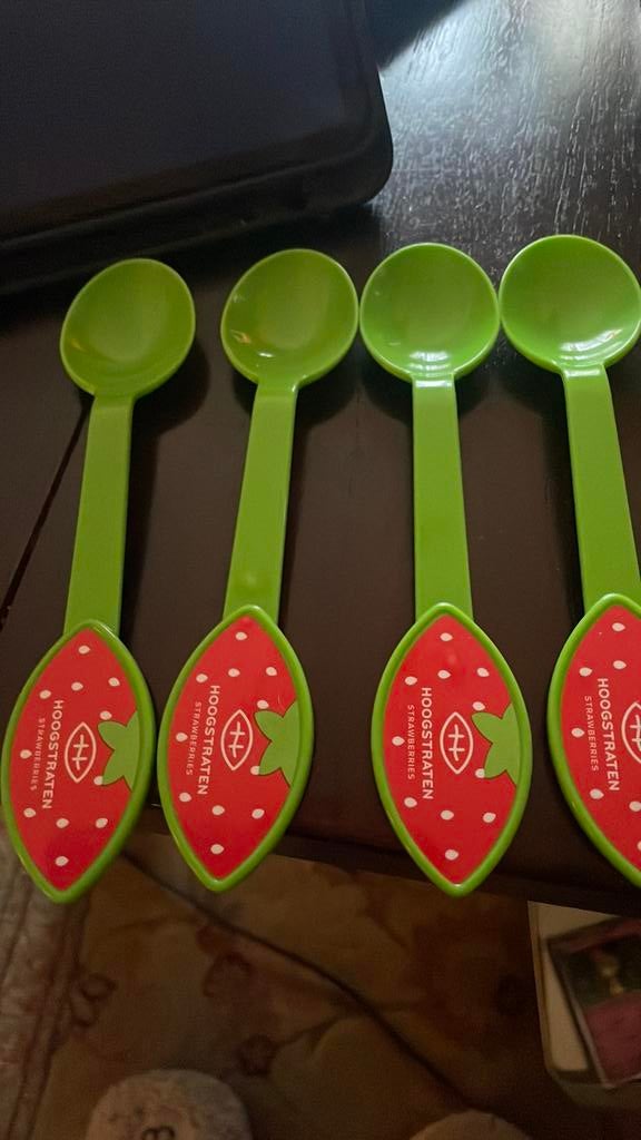 4 plastieken lepels nieuw, Ophalen, Zo goed als nieuw