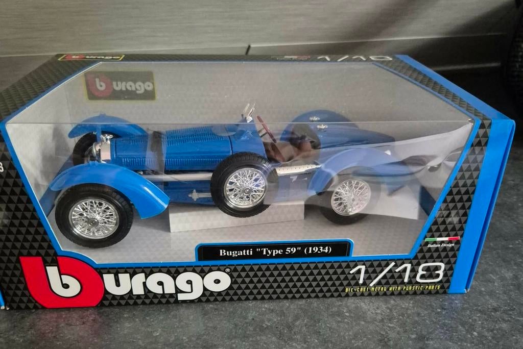 Bburago BUGATTI TYPE  blauw schaalmodel 1:18, Hobby en Vrije tijd, Ophalen of Verzenden