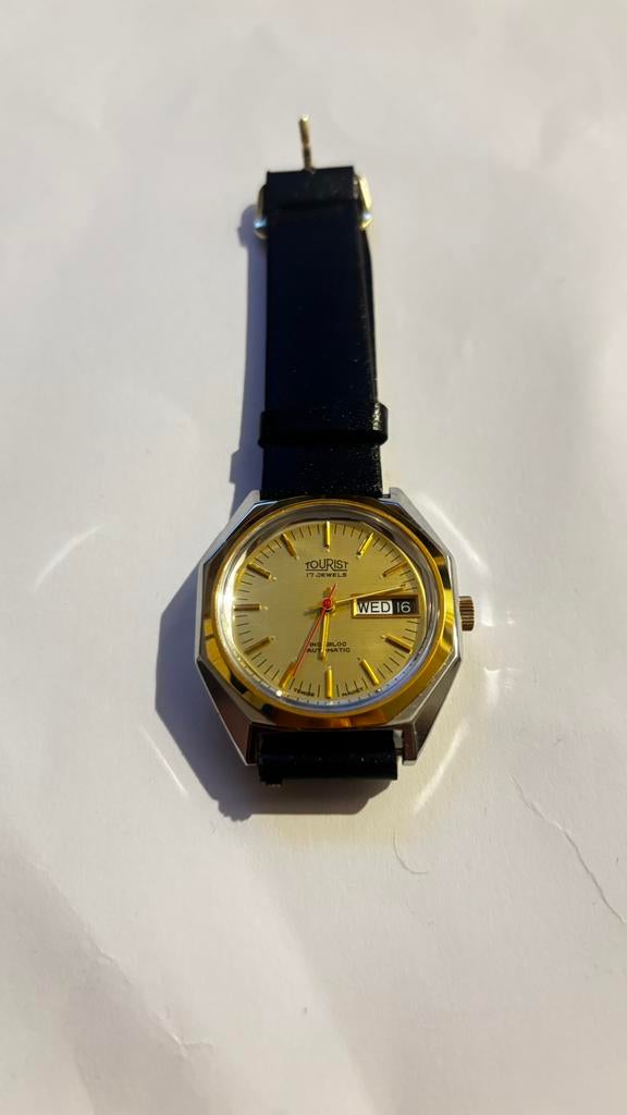 Tourist 17 jewels incabloc automatic horloge, Bijoux, Sacs & Beauté, Montres | Anciennes | Antiquités, Montre-bracelet, Autres marques