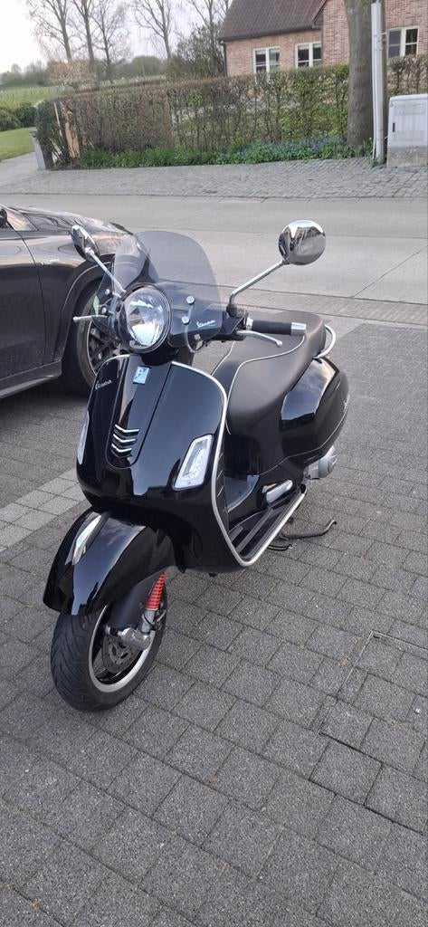 Vespa 300 GTS, Motoren, Scooter, Particulier, Automaat, ABS