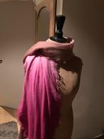 Sjaal nieuw! Nieuwprijs was 156euro, nu voor 55euro, Vêtements | Femmes, Bonnets, Écharpes & Gants, Enlèvement ou Envoi, Comme neuf