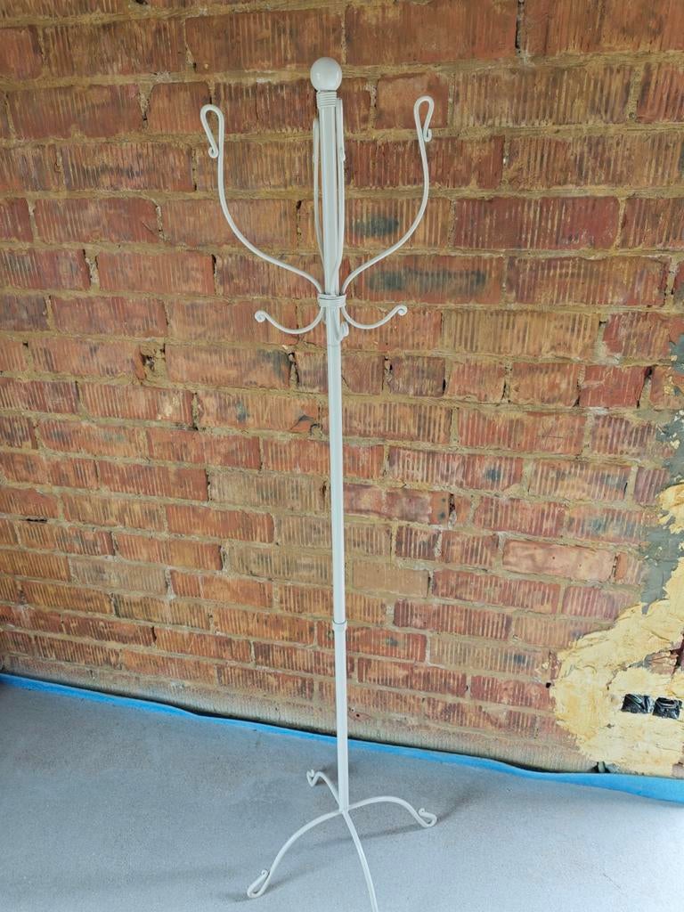 Kapstok staand met 4 plaatsen., Ophalen