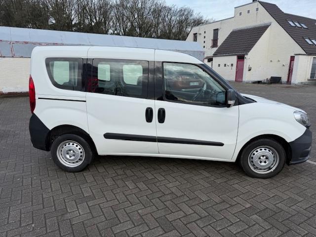 Fiat Doblo Diesel Lichte Vracht 2 X Schuifdeur! 56.000 KM!, Auto's, Bestelwagens en Lichte vracht, Euro 5, Stof, 4 cilinders, Wit