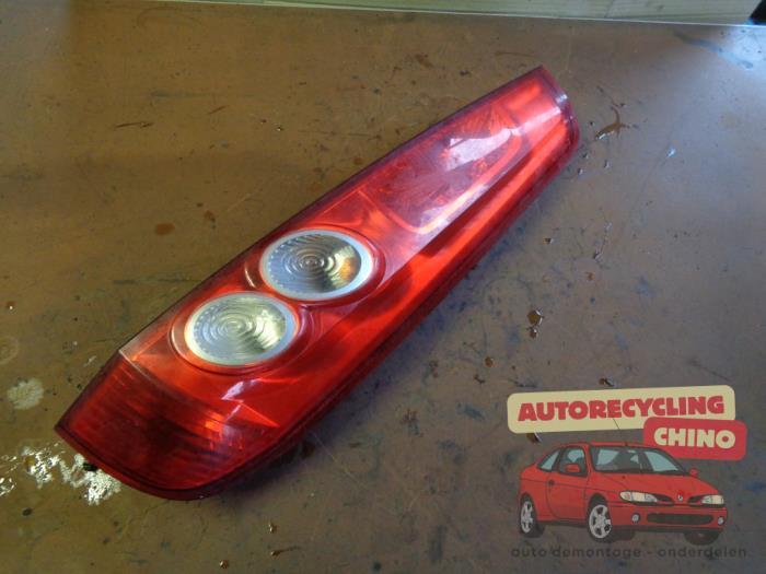Feu arrière droit d'un Ford Fiesta, Autos : Pièces & Accessoires, Éclairage, Ford, Utilisé, 3 mois de garantie, Enlèvement ou Envoi