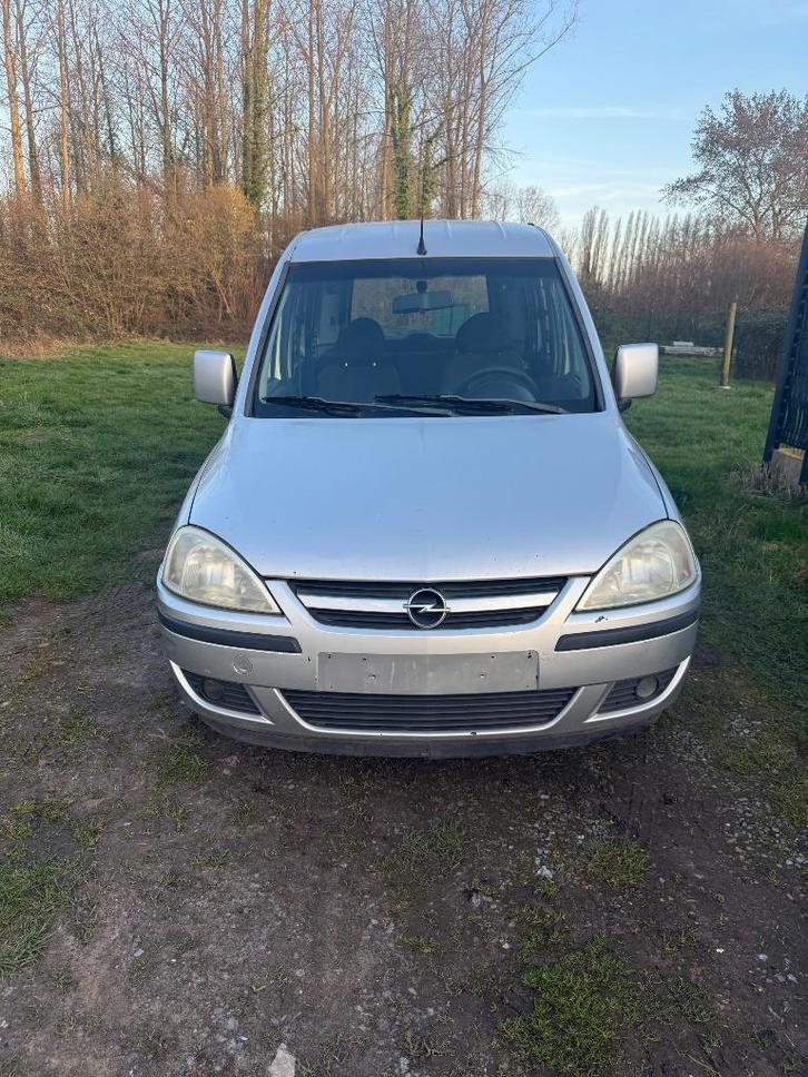 Opel combo 1.3 cdti 190 000km!!, Autos, Opel, Particulier, Combo Tour, ABS, Airbags, Air conditionné, Verrouillage central, Electronic Stability Program (ESP)