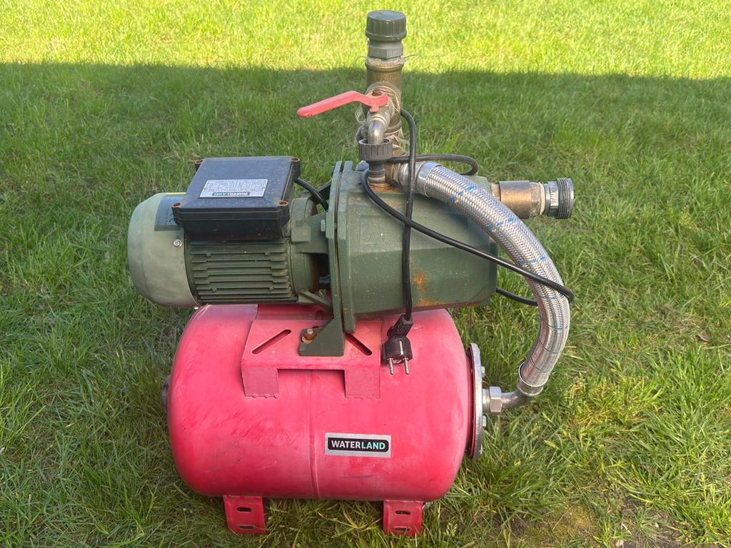 Pompe à eau 24L Waterland en bon état ! 2 ans !, Jardin & Terrasse, Pompes à eau, Enlèvement, Comme neuf