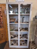 oude metalen medicijnkast vitrinekast, Antiek en Kunst, Ophalen