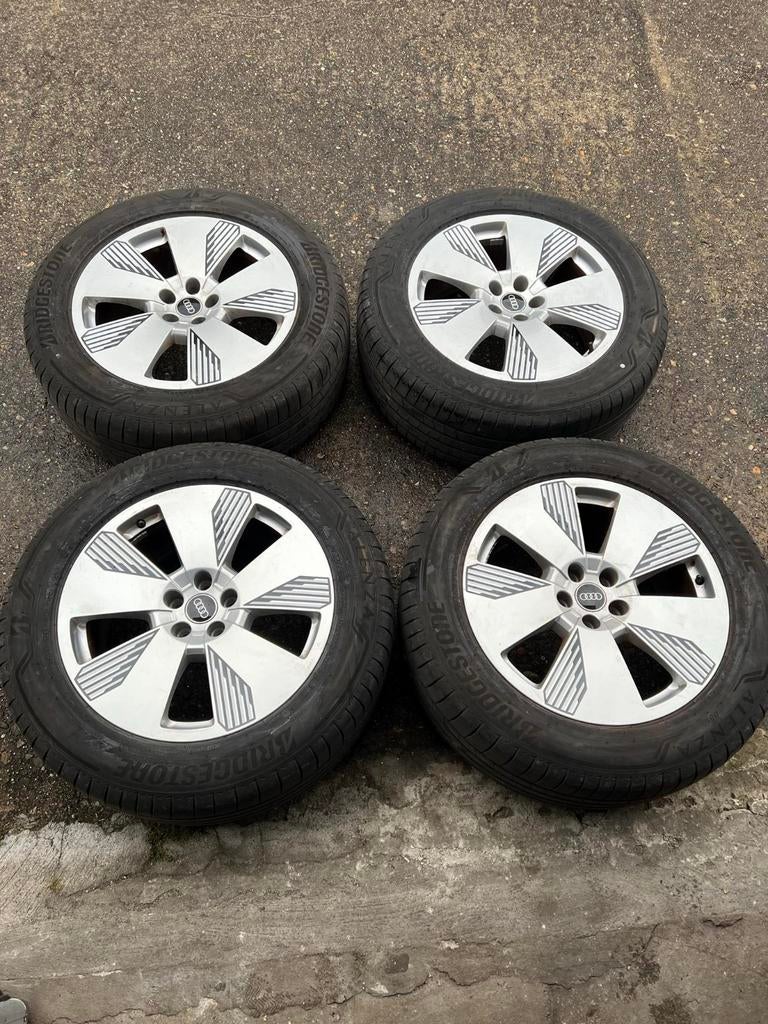 Audi E-tron 19 inch Velgen met Zomerbanden, Autos : Pièces & Accessoires, Pneus & Jantes, Enlèvement ou Envoi, Pneus été, 19 pouces