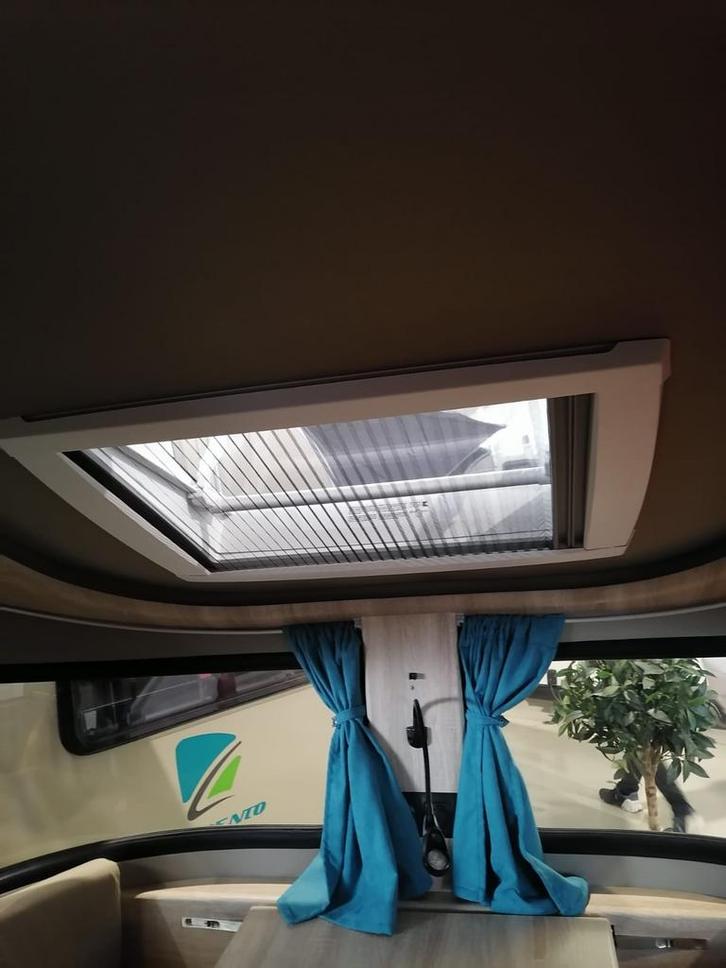 Caravan Carpento 360 Suite, Caravanes & Camping, Caravanes, Particulier, jusqu'à 3, 500 - 750 kg, Autre, Autres marques, Lit transversal