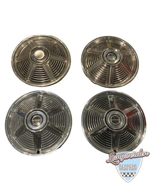 Ford Mustang 64-68 wieldoppen licht beschadigd, Auto diversen, Wieldoppen, Gebruikt, Ophalen of Verzenden