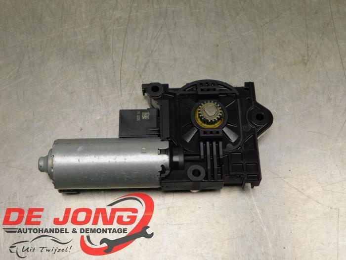 Moteur toit ouvrant d'un Mercedes A-Klasse, Autos : Pièces & Accessoires, Carrosserie & Tôlerie, Mercedes-Benz, Utilisé, 3 mois de garantie