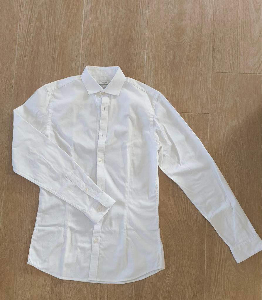 3 witte jongenshemden Jack & Jones 2x XS, 1x S, Vêtements | Hommes, Chemises, Enlèvement