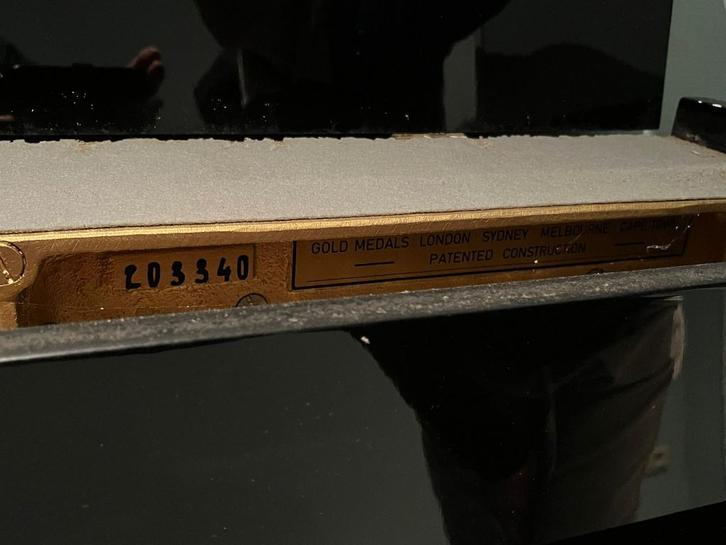 Piano Weinbach 1981, Musique & Instruments, Pianos, Utilisé, Piano, Noir, Brillant, Enlèvement