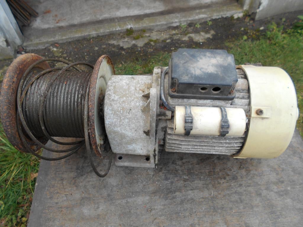 Elektromoter 220 volt, Doe-het-zelf en Bouw, Ophalen, Gebruikt, Kabel of Snoer