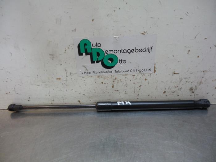 Gasdemper Motorkap links van een Volkswagen Caddy (Caddy 04-, Auto-onderdelen, Carrosserie, Volkswagen, Gebruikt, 3 maanden garantie