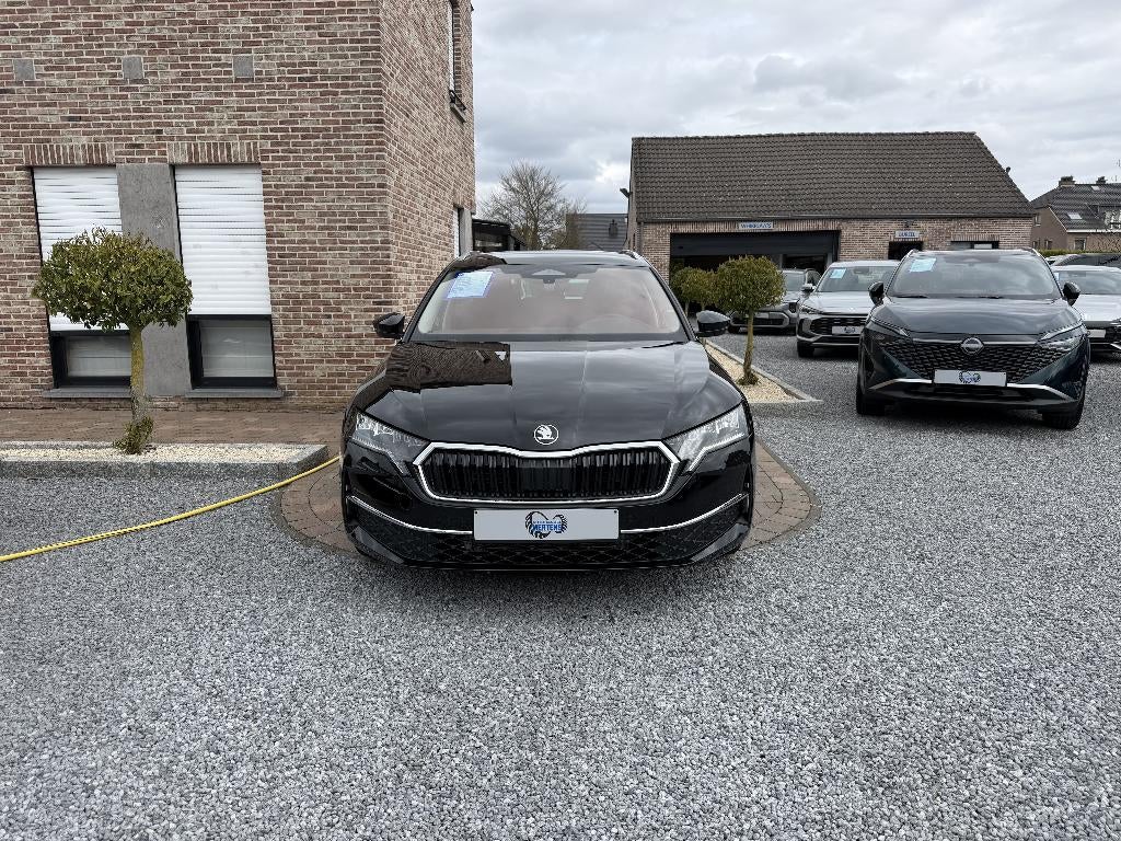Skoda Octavia Combi 1.5 TSI 150PK mHEV DSG Selection NIEUW, Achat, Entreprise, Noir, 5 portes