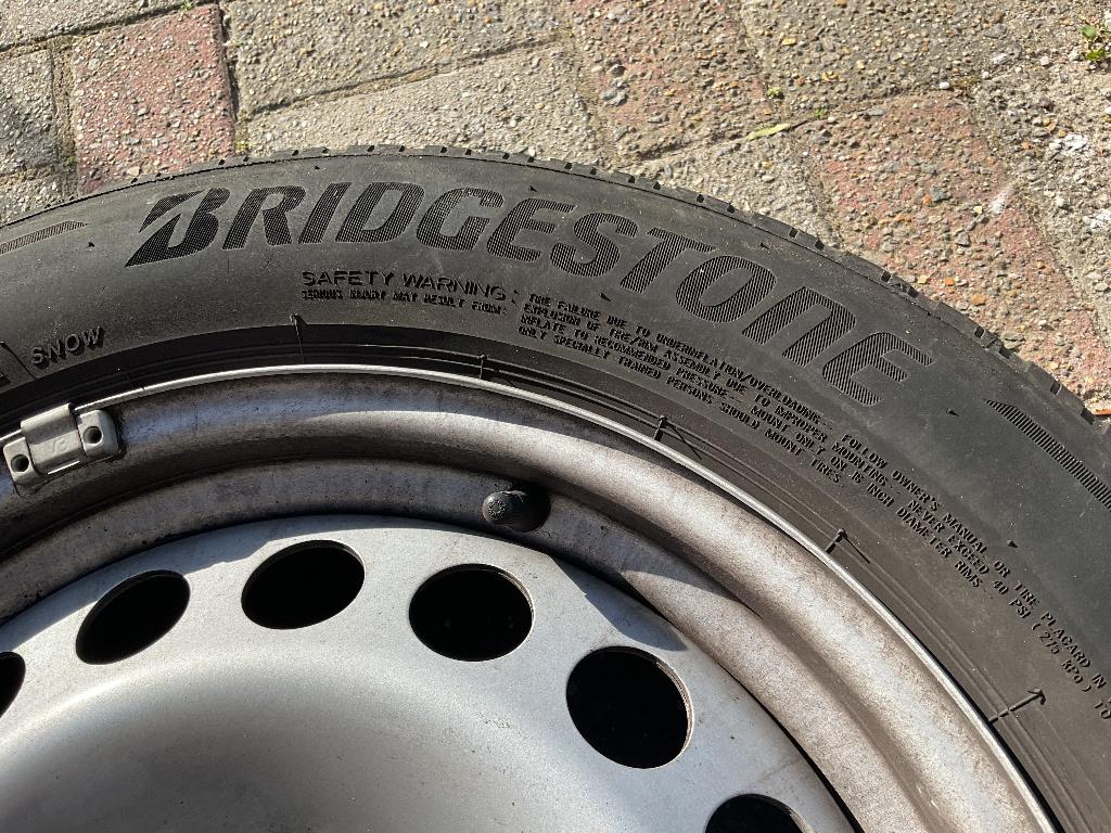 Pneu  hiver, Autos : Pièces & Accessoires, Pneus hiver, 16 pouces, Véhicule utilitaire, 205 mm