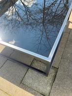 Table de salon moderne en chrome et verre teinté, Maison & Meubles, 100 à 150 cm, Moins de 50 cm, Verre, Carré