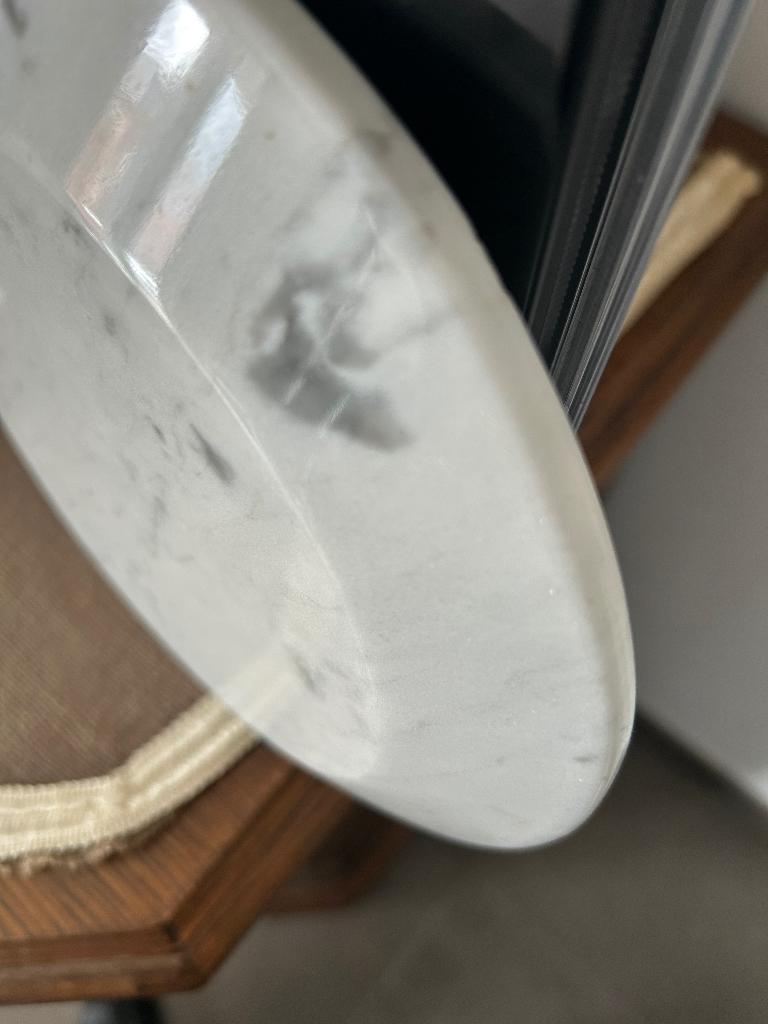 Koppel nieuwe cirkelvormige sokkels in carrara marmer ., Antiek en Kunst, Ophalen