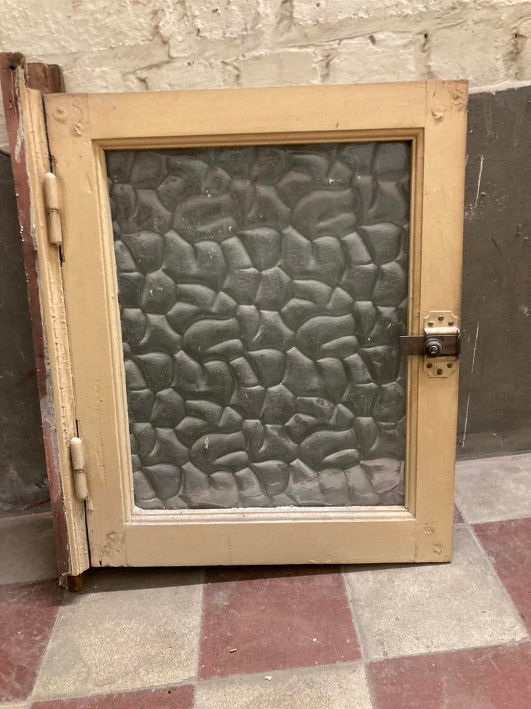 Klein houten raam, Ophalen, Zo goed als nieuw