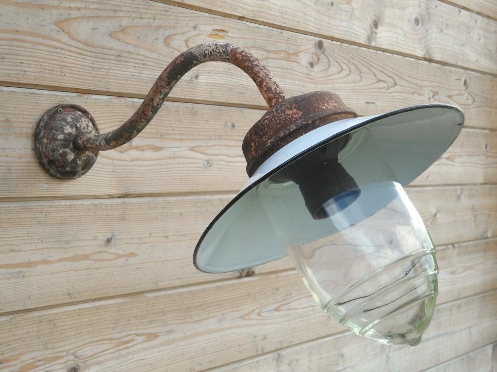 Oude boerderij- stallamp., Ophalen