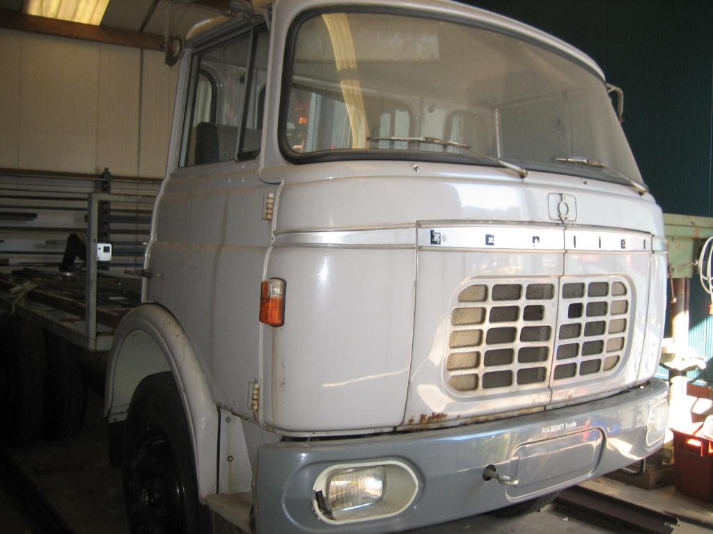 Berliet GBK, Autos, Camions, Entreprise, Achat, Autres marques, Diesel, 2 portes, Boîte manuelle, Argent ou Gris, Gris, Propulsion arrière