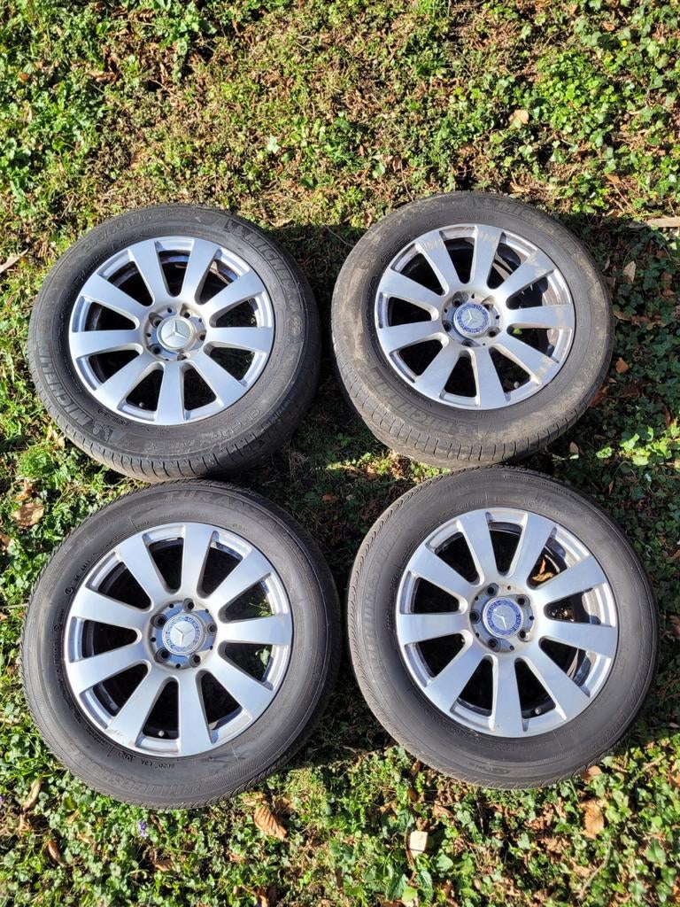 Pneus  205/60R16 sur jante Mercedes-Benz, Utilisé