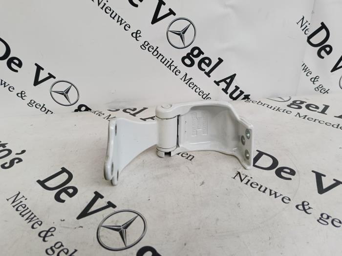 Charnière porte arrière droite d'un Mercedes Vito, Autos : Pièces & Accessoires, 3 mois de garantie, Utilisé, -, -