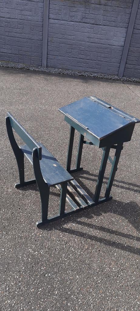 Vintage schoolbankje, Enlèvement