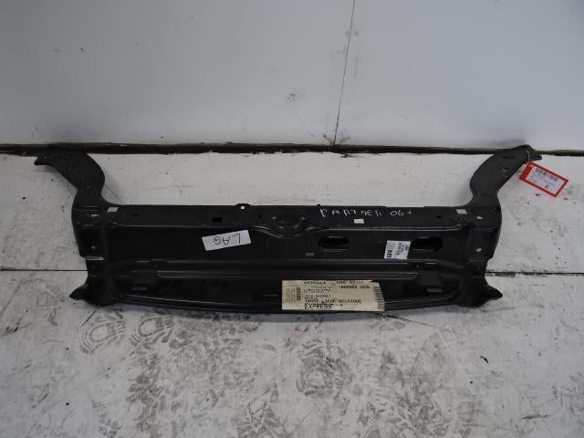 FACE AVANT Partner Tepee (7A / B/C/D/E/F/G/J/P/S) (7106C7), Utilisé, Peugeot