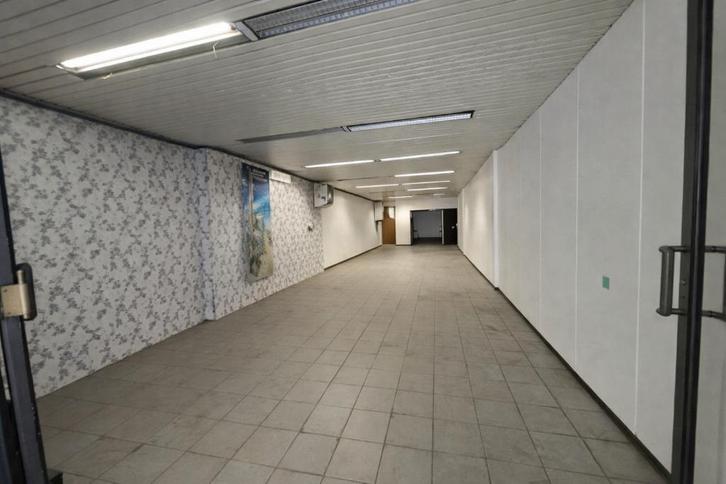 Ruim Magazijn Met Kantoor/woonruimte Te Huur In Hoboken!, Immo, Garages en Parkeerplaatsen, Antwerpen (stad)