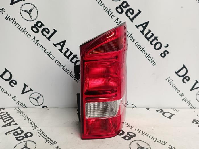 Achterlicht rechts van een Mercedes Vito, Auto-onderdelen, Verlichting, Mercedes-Benz, Gebruikt, 3 maanden garantie, Ophalen of Verzenden